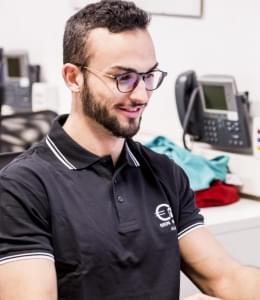 Davide: consiglierei a tutte le persone che hanno un minimo di curiosit